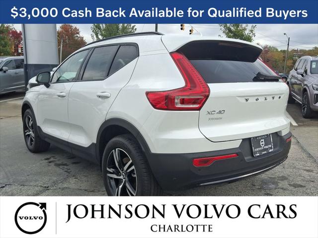 2026 Volvo XC40 Core, B5 AWD Gas (mild hybrid), Dark
