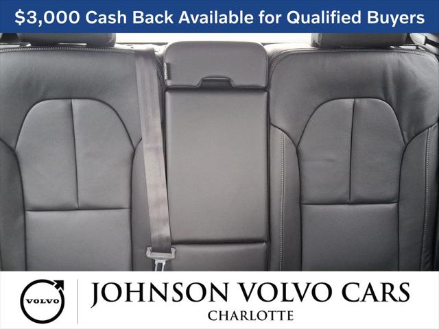 2026 Volvo XC40 Core, B5 AWD Gas (mild hybrid), Dark