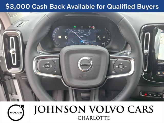 2026 Volvo XC40 Core, B5 AWD Gas (mild hybrid), Dark