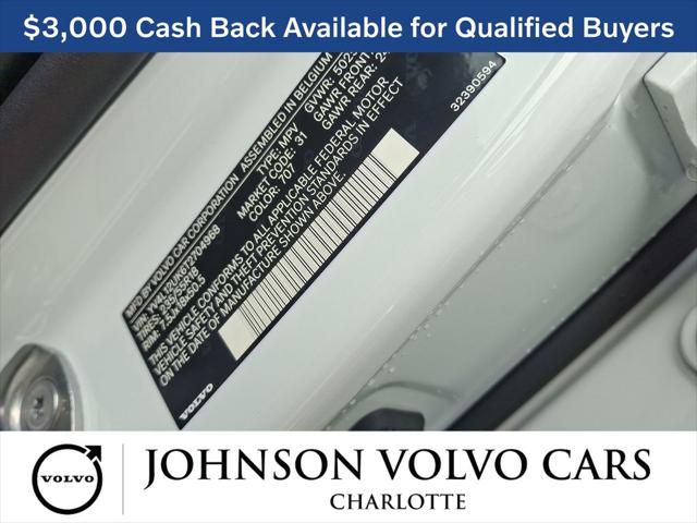 2026 Volvo XC40 Core, B5 AWD Gas (mild hybrid), Dark