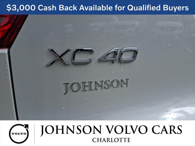 2026 Volvo XC40 Core, B5 AWD Gas (mild hybrid), Dark