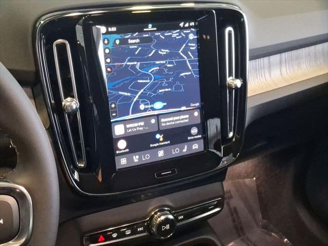 2026 Volvo XC40 Core, B5 AWD Gas (mild hybrid), Dark