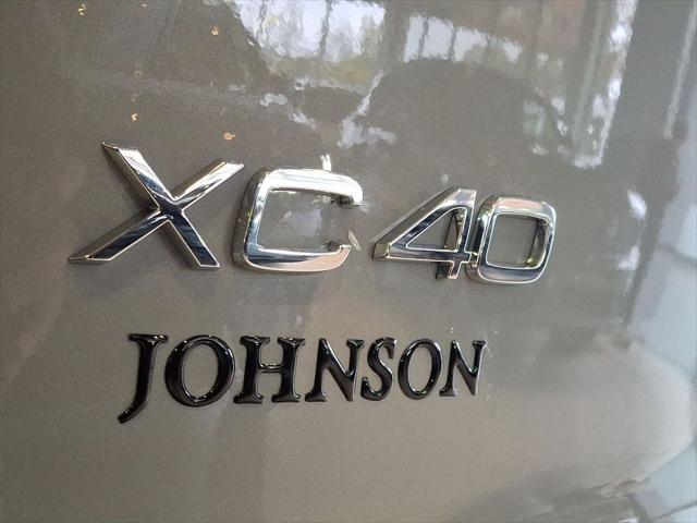 2026 Volvo XC40 Core, B5 AWD Gas (mild hybrid), Dark