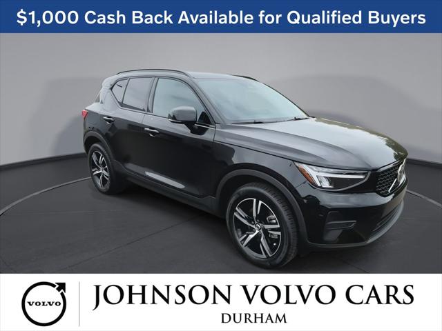 2026 Volvo XC40 Core, B5 AWD Gas (mild hybrid), Dark