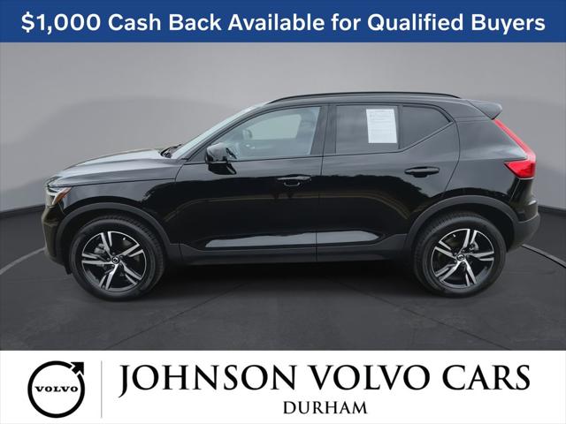 2026 Volvo XC40 Core, B5 AWD Gas (mild hybrid), Dark