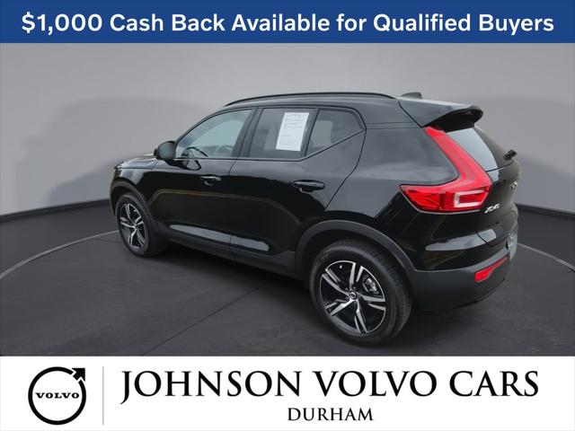2026 Volvo XC40 Core, B5 AWD Gas (mild hybrid), Dark