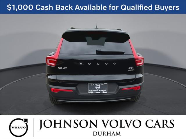 2026 Volvo XC40 Core, B5 AWD Gas (mild hybrid), Dark