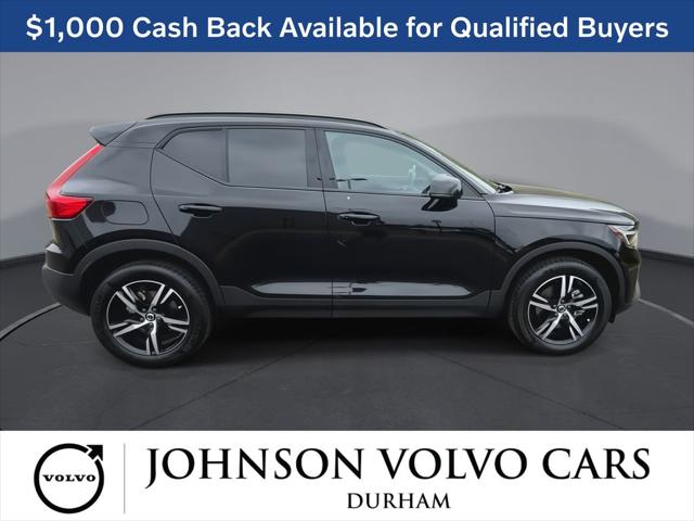 2026 Volvo XC40 Core, B5 AWD Gas (mild hybrid), Dark