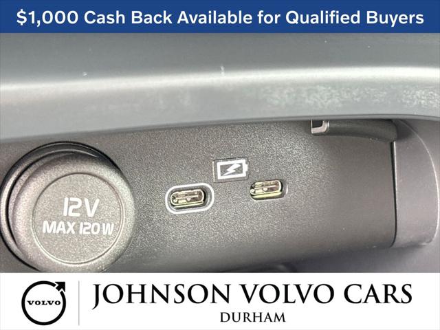 2026 Volvo XC40 Core, B5 AWD Gas (mild hybrid), Dark