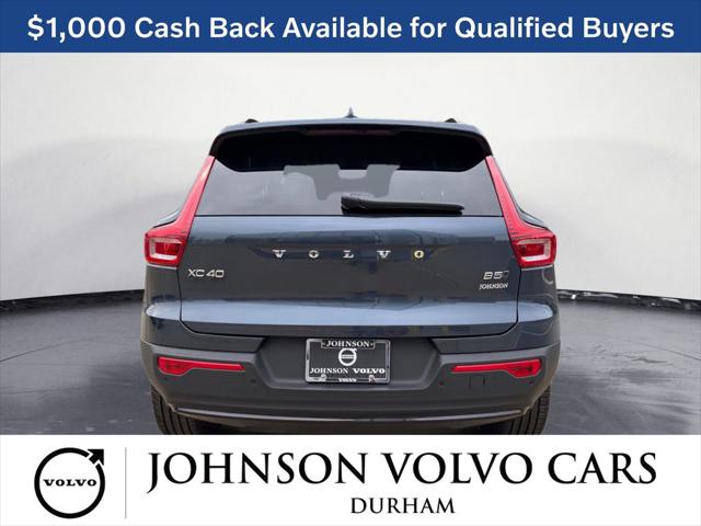 2026 Volvo XC40 Core, B5 AWD Gas (mild hybrid), Dark
