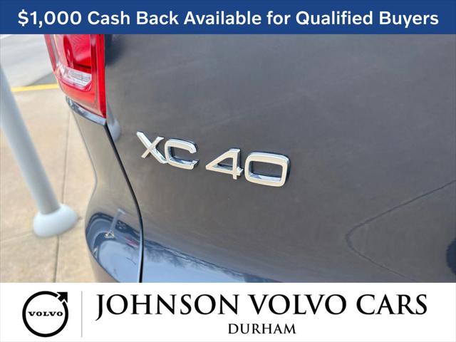 2026 Volvo XC40 Core, B5 AWD Gas (mild hybrid), Dark