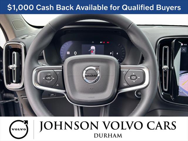 2026 Volvo XC40 Core, B5 AWD Gas (mild hybrid), Dark