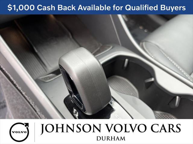 2026 Volvo XC40 Core, B5 AWD Gas (mild hybrid), Dark