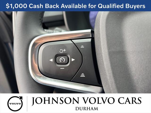 2026 Volvo XC40 Core, B5 AWD Gas (mild hybrid), Dark
