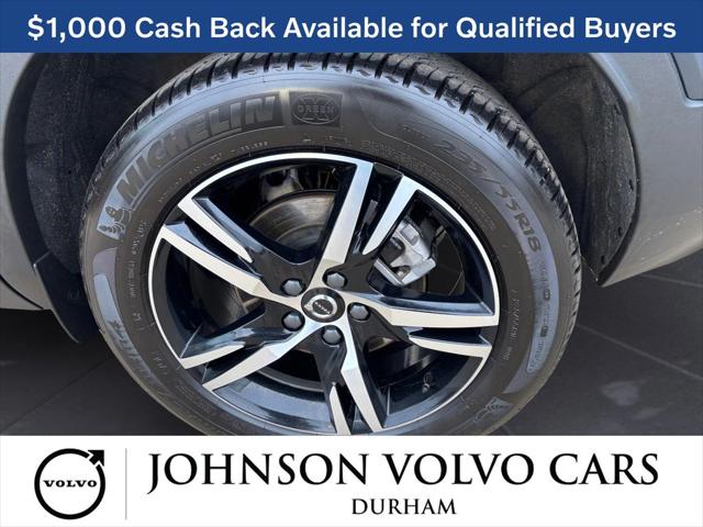 2026 Volvo XC40 Core, B5 AWD Gas (mild hybrid), Dark