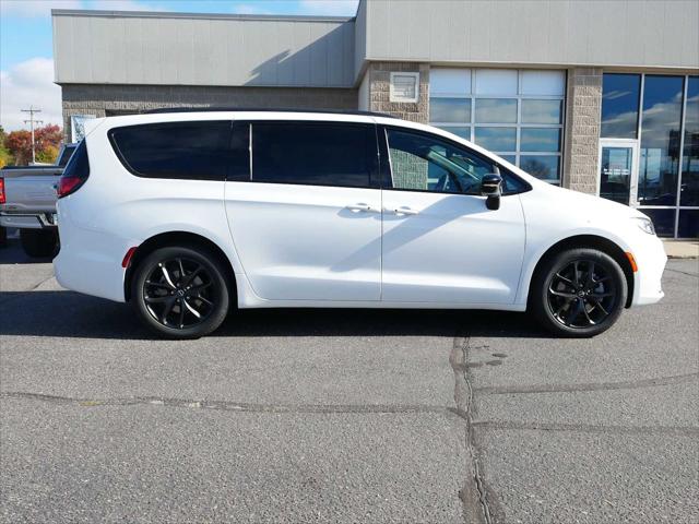 2026 Chrysler Pacifica Limited AWD