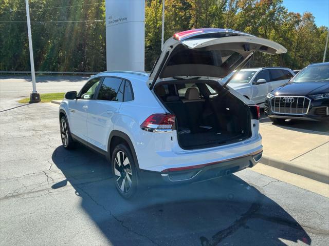 2026 Volkswagen Atlas Cross Sport 2.0T SE w/Technology