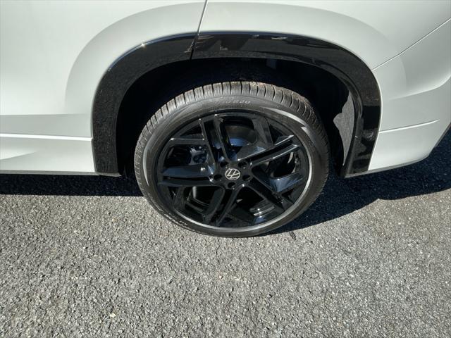 2025 Volkswagen Tiguan 2.0T SE R-Line Black