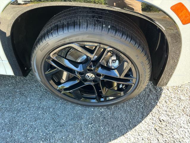 2025 Volkswagen Tiguan 2.0T SE R-Line Black