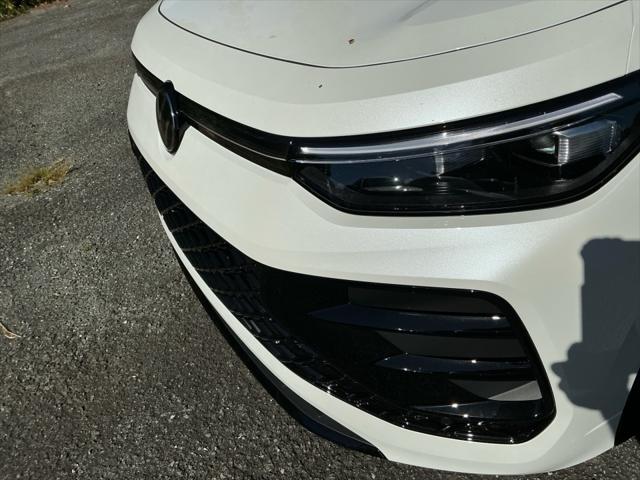2025 Volkswagen Tiguan 2.0T SE R-Line Black