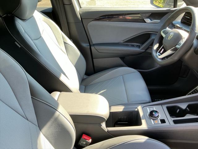 2025 Volkswagen Tiguan 2.0T SE R-Line Black