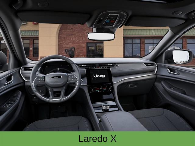 2025 Jeep Grand Cherokee Laredo X 4x4