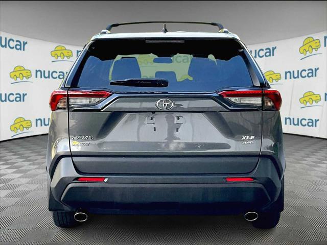 2022 Toyota RAV4 XLE