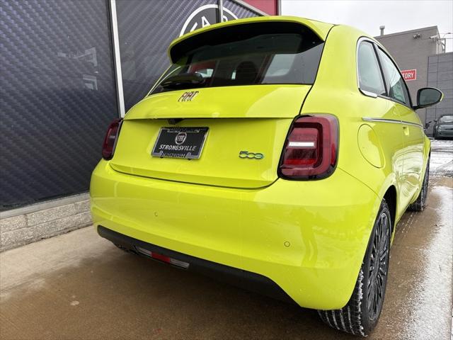 2025 Fiat FIAT 500e 500e ICONA