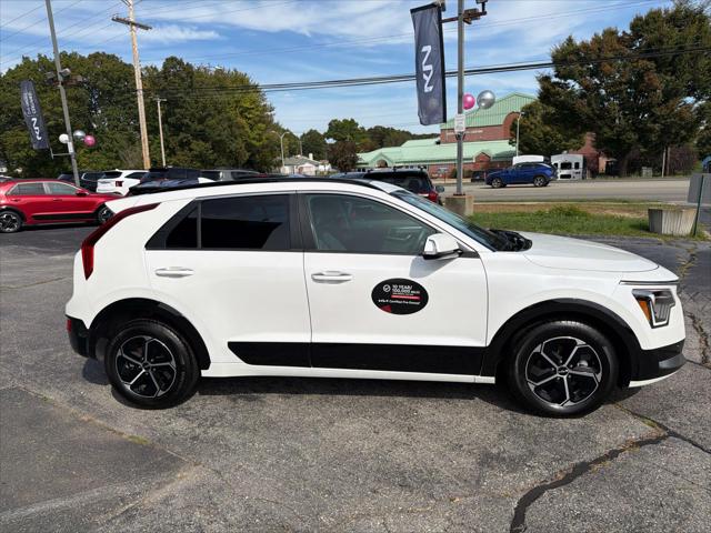 2023 Kia Niro SX