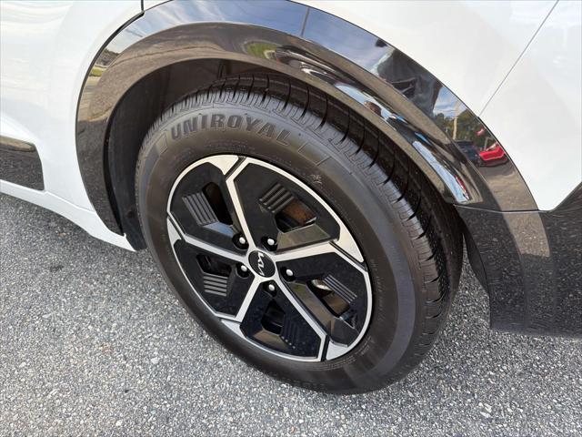 2023 Kia Niro SX
