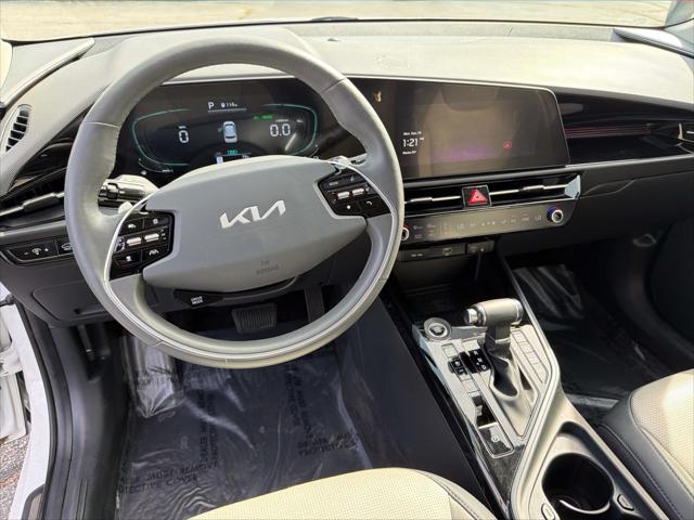 2023 Kia Niro SX