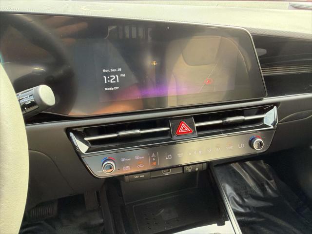 2023 Kia Niro SX