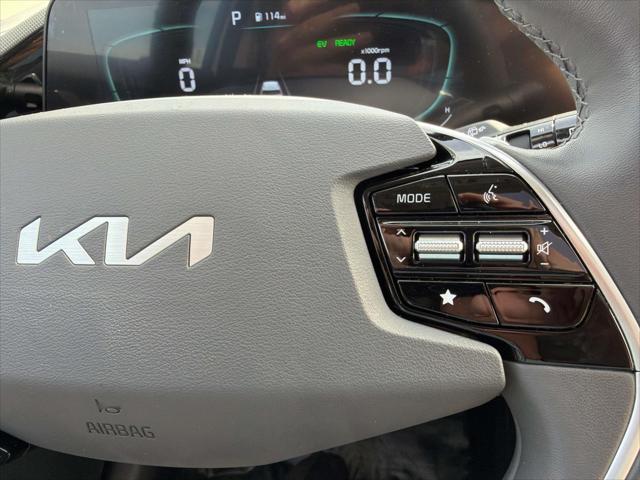 2023 Kia Niro SX