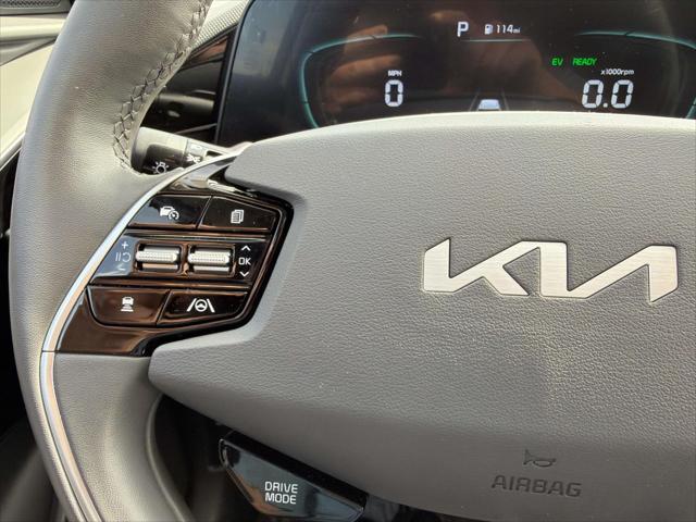 2023 Kia Niro SX