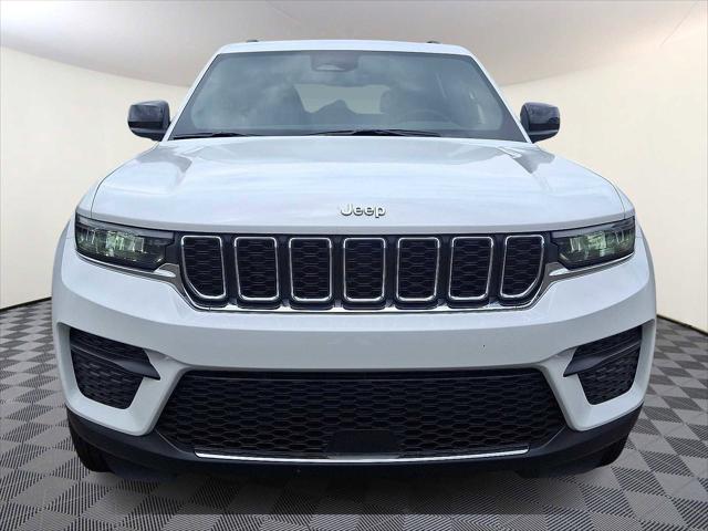 2025 Jeep Grand Cherokee GRAND CHEROKEE LAREDO X 4X4