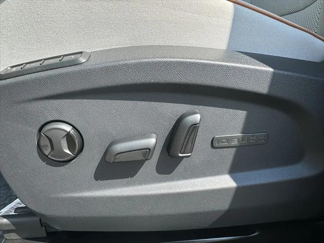 2025 Volkswagen ID. Buzz Pro S Plus with 4MOTION