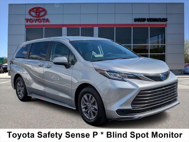 2021 Toyota Sienna LE