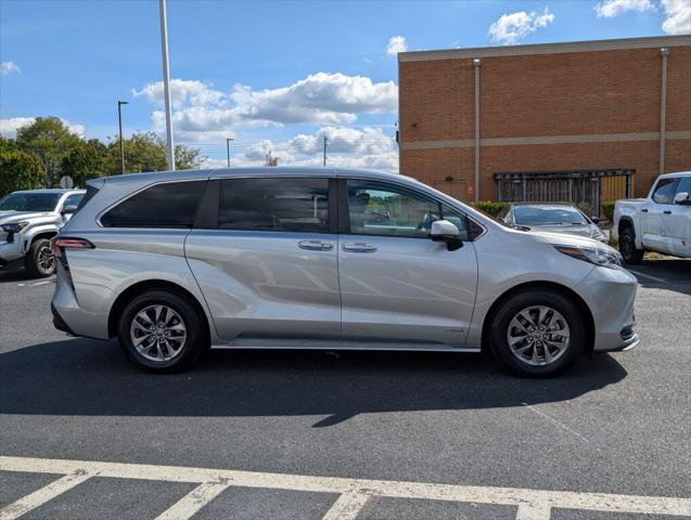 2021 Toyota Sienna LE 2021 Toyota Sienna LE