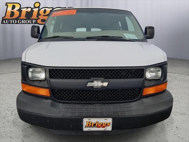2005 Chevrolet Express Base
