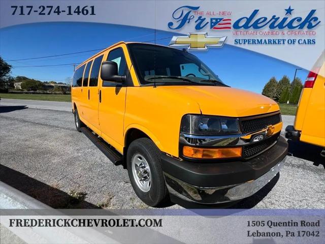 2025 Chevrolet Express Passenger RWD 3500 Extended Wheelbase LT