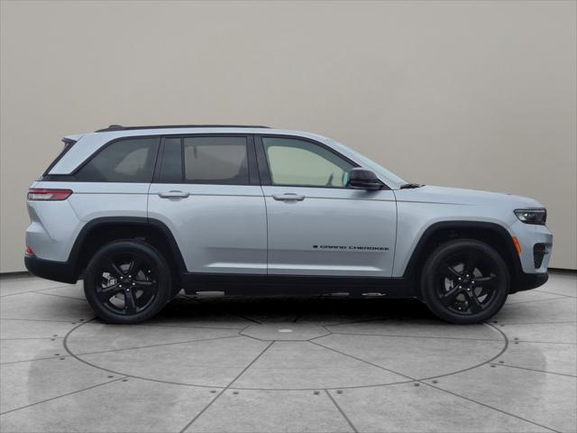 2023 Jeep Grand Cherokee Altitude 4x4 2023 Jeep Grand Cherokee Altitude 4x4