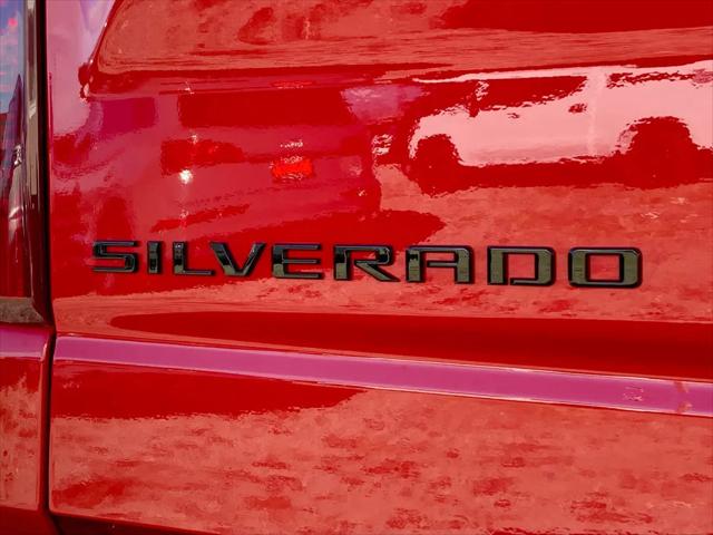 2026 Chevrolet Silverado 1500 4WD Crew Cab Short Bed Custom