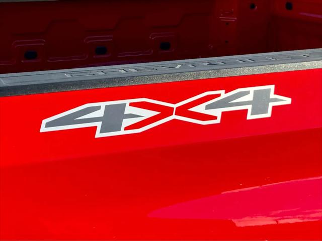 2026 Chevrolet Silverado 1500 4WD Crew Cab Short Bed Custom