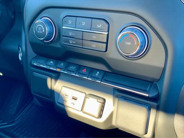 2026 Chevrolet Silverado 1500 4WD Crew Cab Short Bed Custom