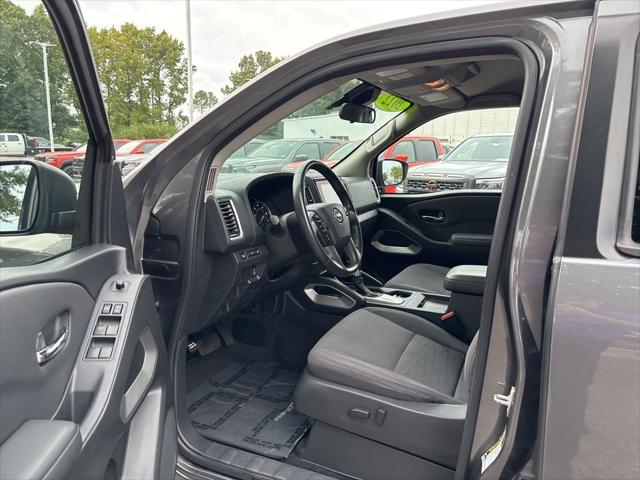 2022 Nissan Frontier Crew Cab SV 4x2