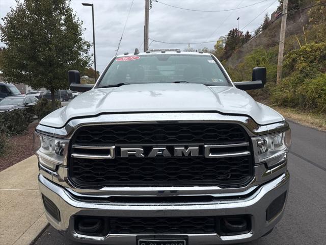 2021 RAM 3500 Chassis Tradesman/SLT 2021 RAM 3500 Chassis Tradesman/SLT