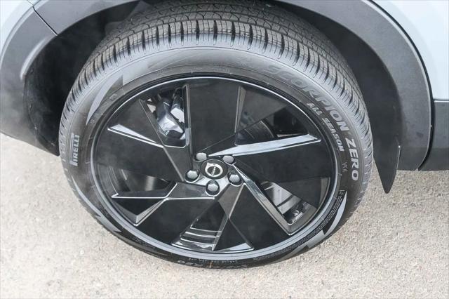 2026 Volvo XC40 Black Edition Ultra, B5 AWD Gas (mild hybrid)
