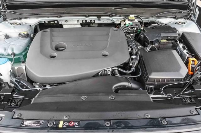 2026 Volvo XC40 Black Edition Ultra, B5 AWD Gas (mild hybrid)