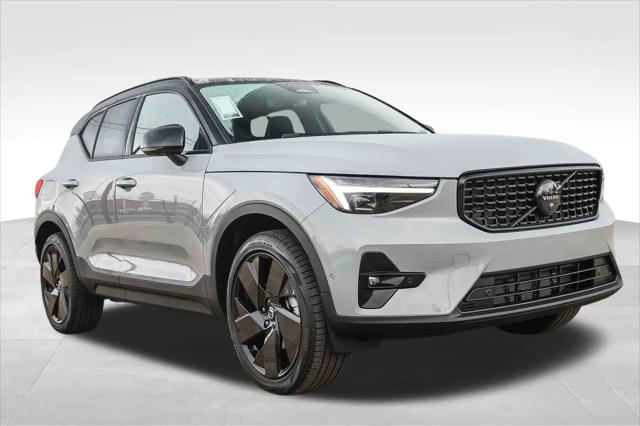 2026 Volvo XC40 Black Edition Ultra, B5 AWD Gas (mild hybrid)