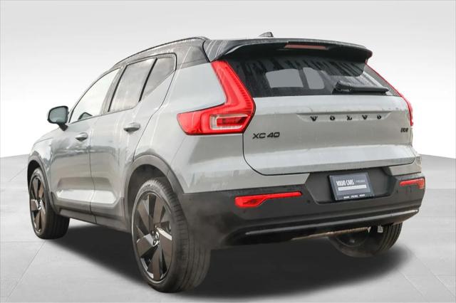 2026 Volvo XC40 Black Edition Ultra, B5 AWD Gas (mild hybrid)